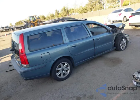 2002 Volvo V70 2.4T z USA, uszkodzony, nr VIN YV1SW58D721194416